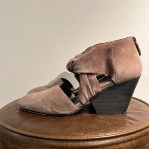 Eileen Fisher block Heels